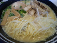 「濃厚味玉鶏塩そば（８００円）+鶏チャーシュー（２００円）」@めん処 かわ田の写真