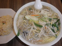 「タンメン＋半炒飯のセット（５７７円）」@中華料理 谷記 錦糸町南口店の写真