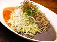 「紅黒坦々麺（夏季限定 冷製） 850円」@ラーメンたからや 新宿店の写真
