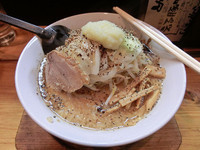 「スタミナにんにくラーメン750円」@究極麺魂 える豚らーめんの写真