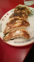 「餃子３００円」@珍々亭の写真
