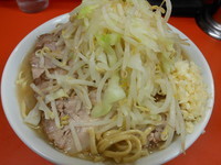 「小豚（ヤサイ・ニンニク）」@ラーメン二郎 神田神保町店の写真