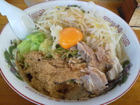 「まぜそば：普通　＋αで辛口」@麺 ちょびほた丸の写真