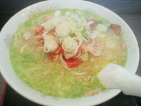 「塩バジルトマトラーメン(810円)」@北海とんこつらーめん 純輝 柏店の写真