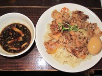 「肉盛りつけ麺並780円＋味玉100円＋無料肉増し」@魁 肉盛りつけ麺 六代目けいすけの写真