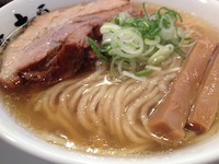 「らーめん macro 750円 (大盛 +100円)」@人類みな麺類の写真