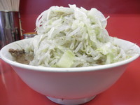 「小ラーメン+ニンイク・野菜増し　「650円+無料」」@ラーメン二郎 茨城守谷店の写真