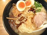 「味玉入らーめん」@九州らーめん 學金の写真