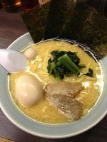 「とんこつ醤油らーめん（固め・多め）￥６５０+味玉￥１００」@横浜家系らーめん 魂心家 あざみ野店の写真