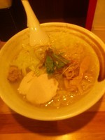 「濃厚鶏白湯そば(780円)」@濃厚鶏そば 麺屋武一 新橋本店の写真