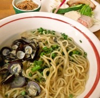 「【葉月の一杯】冷や汁有楽蕎麦　冷し茶碗蒸し付き(1000円)」@MENYA 食い味の道有楽の写真