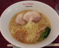 「黄金の塩らぁ麺大盛」@黄金の塩らぁ麺 due Italian 市ヶ谷店の写真