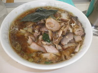 「青島ラーメン＋麺増し＋チャーシュー（８５０円）」@青島食堂 秋葉原店の写真