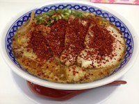 「赤ラーメン＋肉増し＋大盛り（９５０円）」@中華飯麺 万両力石 浜大津店の写真