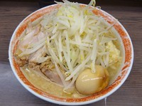 「小ラーメン（650円）＋味つけ玉子（80円）ヤサイニンニク」@ラーメン二郎 横浜関内店の写真