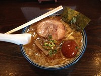 「大盛り濃厚そば　味玉（太麺）」@中華そば 山猫軒の写真