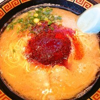「天然とんこつラーメン（こってり・秘伝のたれ10倍）+替玉」@一蘭 前橋インター店の写真