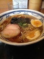 「味玉入中華そば」@自然派ラーメン 神楽の写真