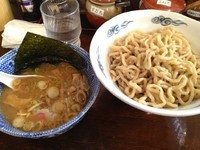 「つけ麺並盛り　変わり麺（煮干しちぢれ強麺） 750円」@つけ麺 紅葉の写真