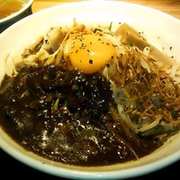 「《限定》　カレー汁なし麺」@豚のさんぽ 大町駅前店の写真
