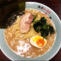 「とんこつラーメン（大盛）650円」@一八家の写真