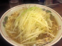 「普通盛 小 (麺少なめ、にんにく増し)700円」@ラーメン二郎 品川店の写真