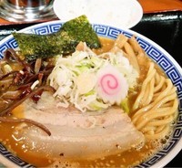 「味噌ラーメン(中盛無料)＋小ライス(750円＋50円)」@柏大勝軒総本店の写真