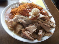 「ぶた入り赤道（ヤクミ・ヤサイ多め・しょうゆカラメ）」@にかいやの写真