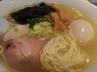 「芳醇鶏だしらーめん【塩】（味玉入り）」@Ramen にじゅうぶんのいちの写真
