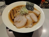 「煮豚そば醤油　950円　大盛150円」@SOBAHOUSE金色不如帰の写真