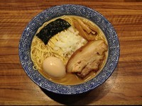 「濃厚煮干しそば＋半熟煮玉子」@ラーメン燈郎の写真