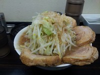 「らーめん(680円)+豚増し(150円)+ヤサイ、アブラ」@らーめん虎丸の写真