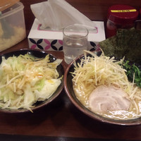 「ネギラーメン＋きゃべつ追加」@綱島商店の写真