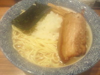 「+))><<濃厚煮干しそば<+))><<(680円)+中盛」@ラーメン燈郎の写真