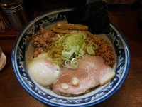 「温玉油そば」@兎に角 松戸店の写真