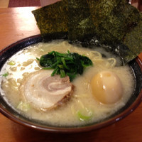 「味玉豚骨醤油ラーメン」@横浜家系ラーメン 誠家の写真