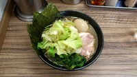 「半熟味玉ラーメン並、キャベツ」@武蔵家 富士見店の写真