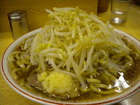 「ラーメン　650円（ヤサイ・ニンニク・カラメ）」@ラーメン二郎 環七新代田店の写真