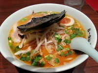 「コク辛とんこつ太麺（５５０円）」@らーめん藤龍 イオン北戸田SC店の写真