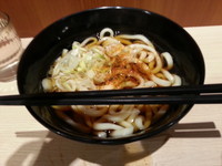 「かけうどん（２５０円）」@そば処 新宿の写真
