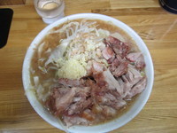 「小豚（ニンニク、アブラ）」@ラーメン二郎 赤羽店の写真