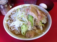 「小豚（ヤサイニンニクアブラ）＋生玉子」@ラーメン二郎 桜台駅前店の写真