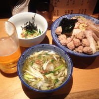 「淡麗蒸し鶏つけめん＋軟骨入り鶏つくね＋焼きおにぎり＋生」@麺匠 清兵衛の写真