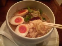 「鶏白湯 名物塩そば」@鶏白湯麺 蔭山 高田馬場店の写真