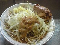 「らーめん　麺少なめ　にんにく　カラメ　アブラ　650円」@ラーメン大 下高井戸店の写真