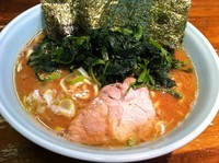 「ラーメン大盛＋ほうれん草」@家系ラーメン 桂家の写真