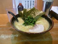 「ラーメン」@横浜家系 九ツ家 いずみ中央店の写真