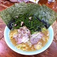 「ラーメン＋海苔＋茎わかめ（￥900）」@まこと家の写真