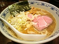 「煮干そば」@煮干中華そば 鈴蘭 新宿店の写真