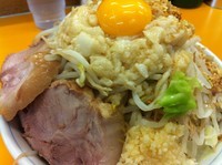 「ブタラーメン・汁なし（全マシ）」@ラーメンエース 八王子店の写真